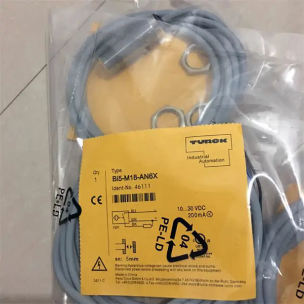 IFM Turck proximity switch Bi10-P30-AP6X-H1141/S100 Bi10P30AP6XH1141S100