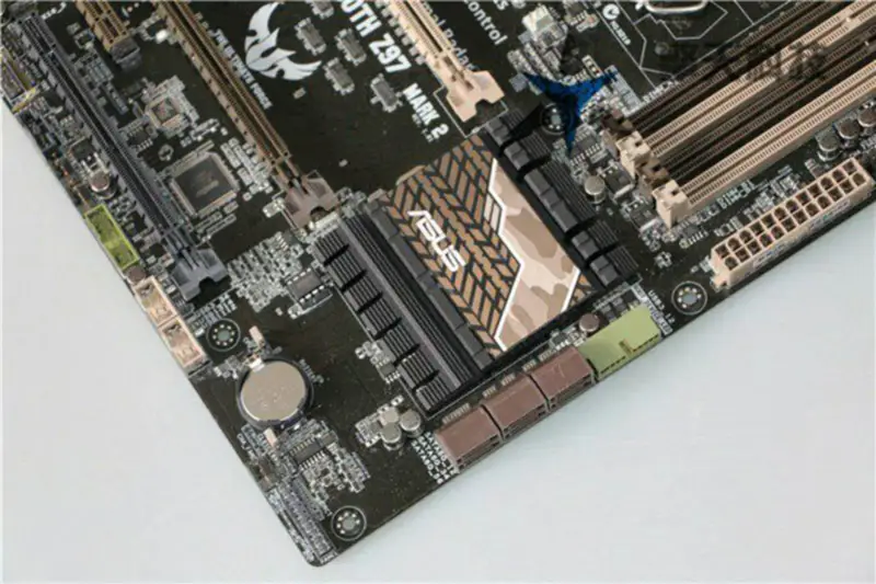 Asus SABERTOOTHZ97 motherboard