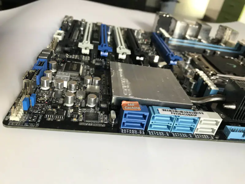 Asus P9X79WS motherboard