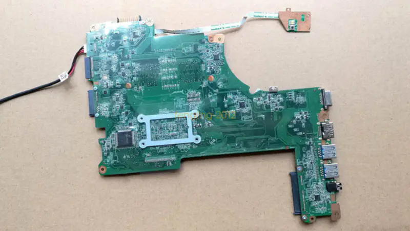 Toshiba A000301100 motherboard