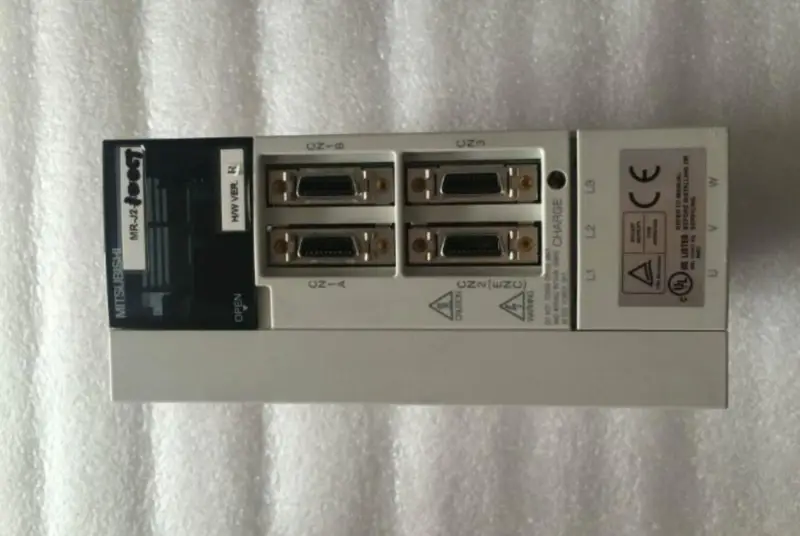 Mitsubishi MR-J2-100CT MRJ2100CT Servo Drive