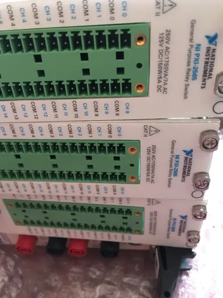 NI PXI-2565 777754-01 PXI Relay Module