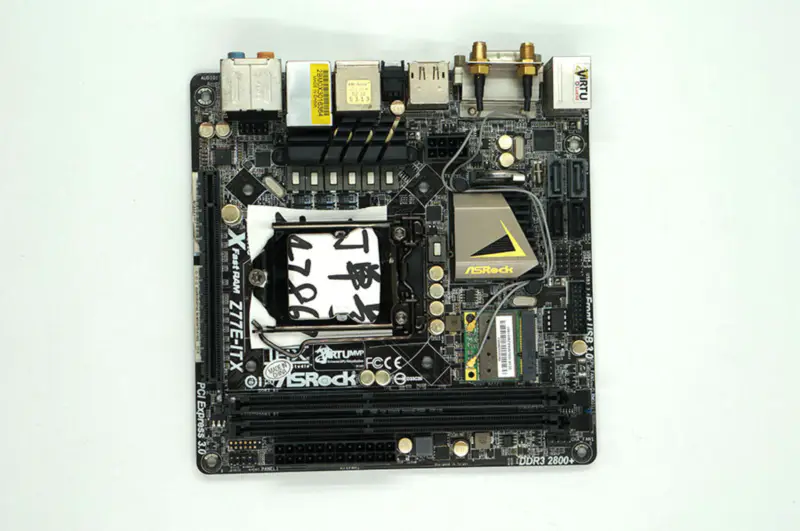 Asrock Z77E-ITX motherboard Z77 LGA1155 Mini-ITX